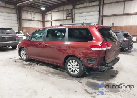 2012 Toyota Sienna Xle 7 Passenger z USA, uszkodzony, nr VIN 5TDDK3DC7CS041678